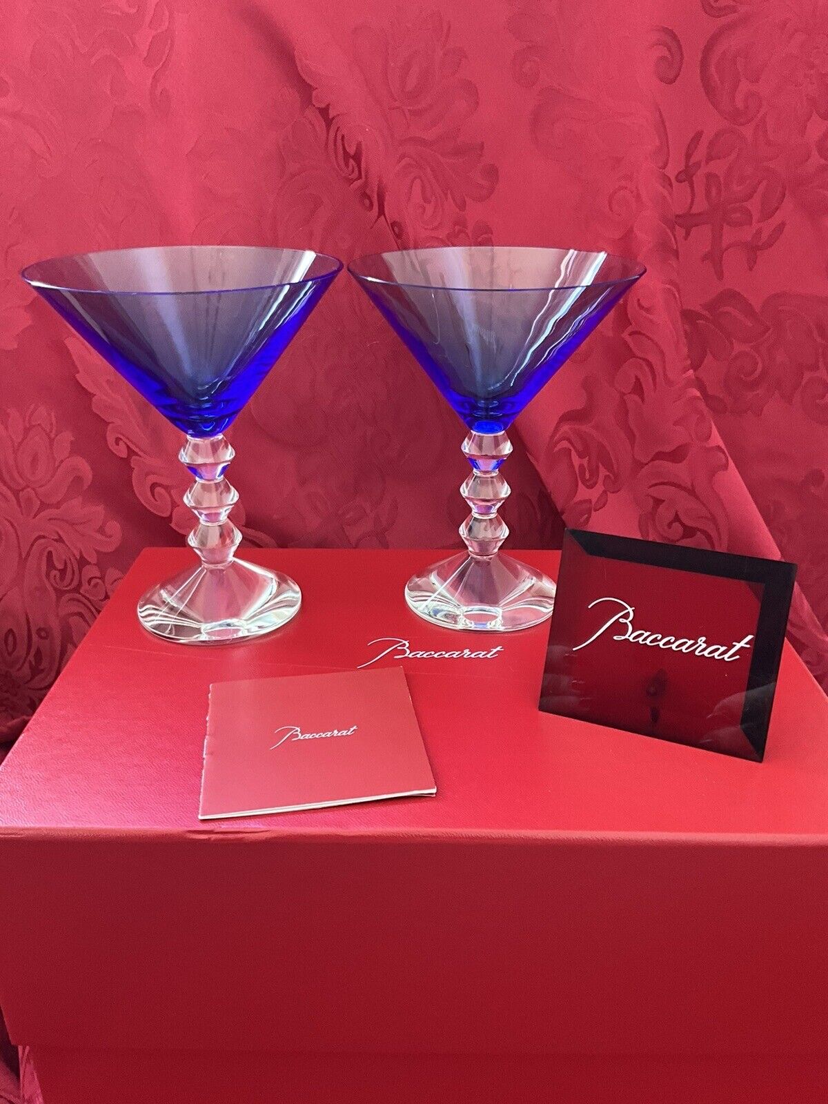 NIB FLAWLESS Exquisite BACCARAT France Two VEGA Crystal MARTINI COCKTAIL Glasses