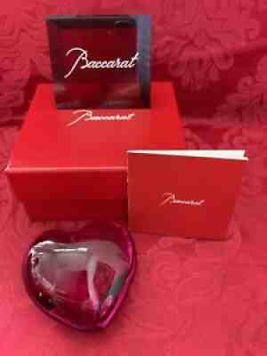 NIB FLAWLESS Exquisite BACCARAT France Glass Fuchsia Crystal PUFFED HEART Figure