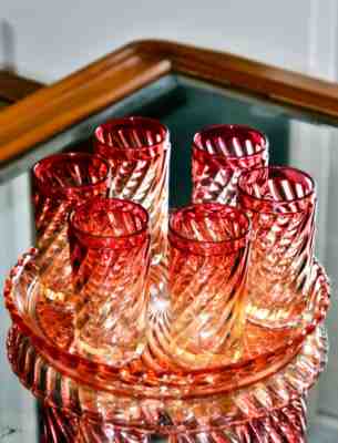 Baccarat. service to nÃ©rÃ©ide, model "bamboo", tinted crystal red.