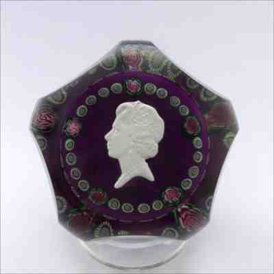 Baccarat Queen Elizabeth 2nd millefiori garland sulphide 1977 paperweight signed