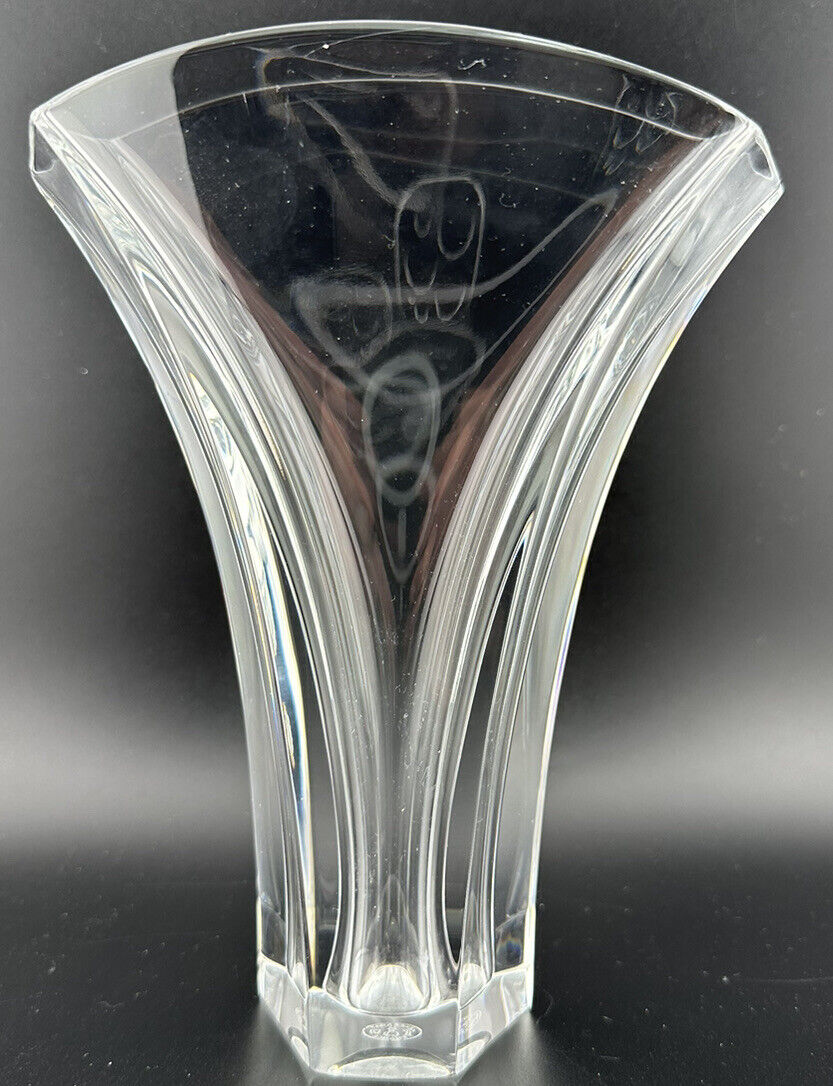 BACCARAT CRYSTAL LARGE GINKGO VASE 7"  SIGNED Never Used Retails $600.00.