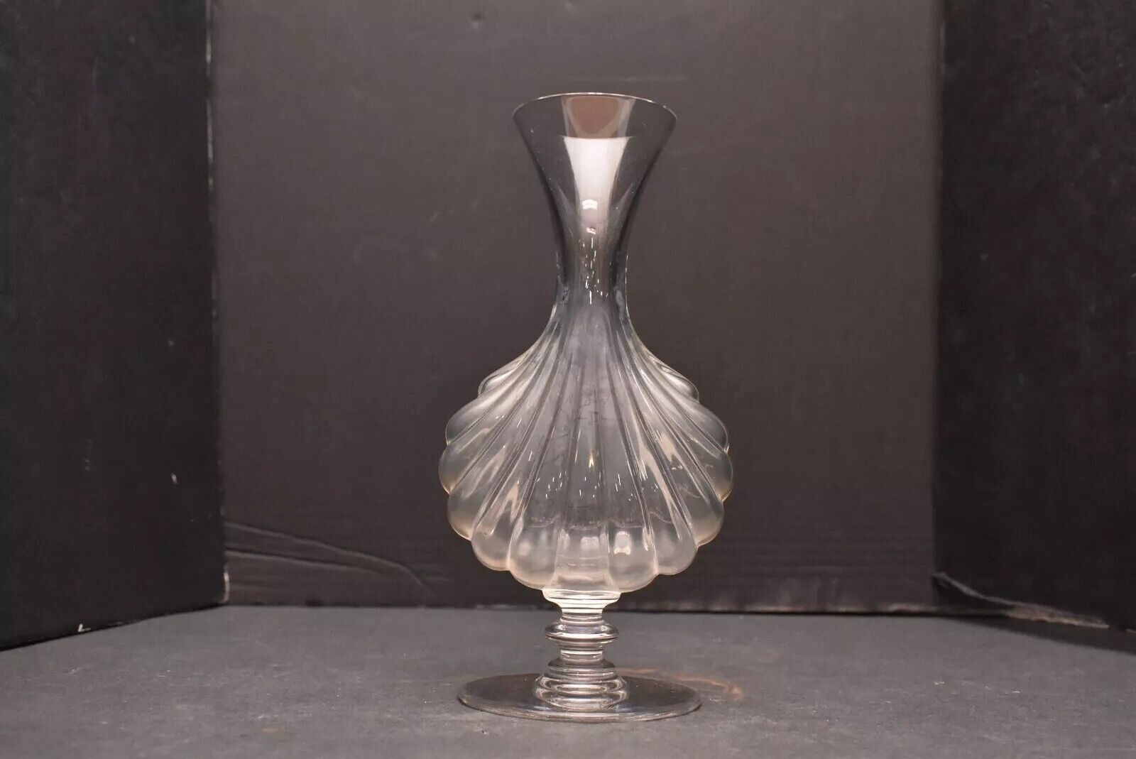 Baccarat 8.25" SIGNED Crystal Glass Shell Bud Flower Vase