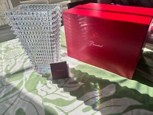 Exquisite Elegance: The Baccarat Eye Vase - A Rectangular Tall Masterpiece