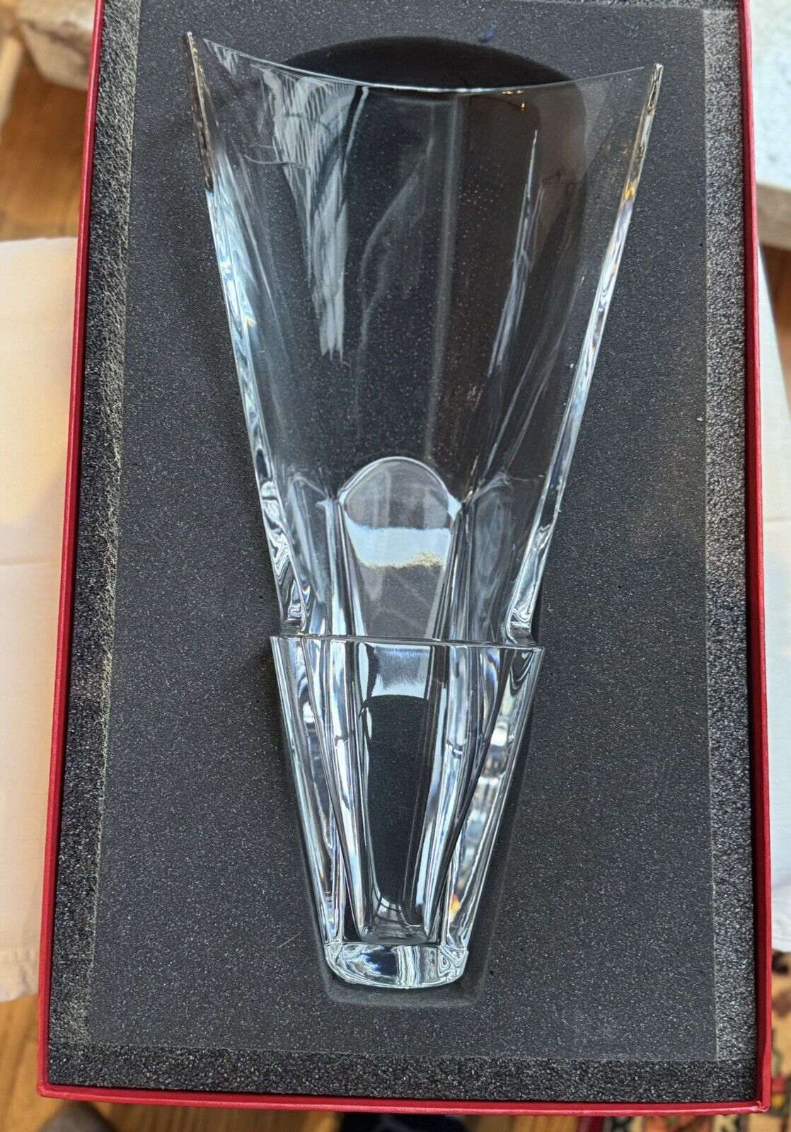 BACCARAT LARGE  CRYSTAL DIVA VASE 20”, RARE MINT CONDITION ORIGINAL BOX