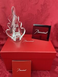 NIB FLAWLESS Unique BACCARAT France Glass NOEL TWIST Crystal CHRISTMAS FIR TREE