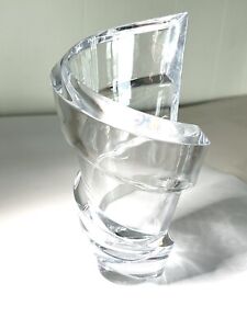 Breathtaking Baccarat Vase!  MINT!  Great Gift For Home Decor Or Fresh Flowers!