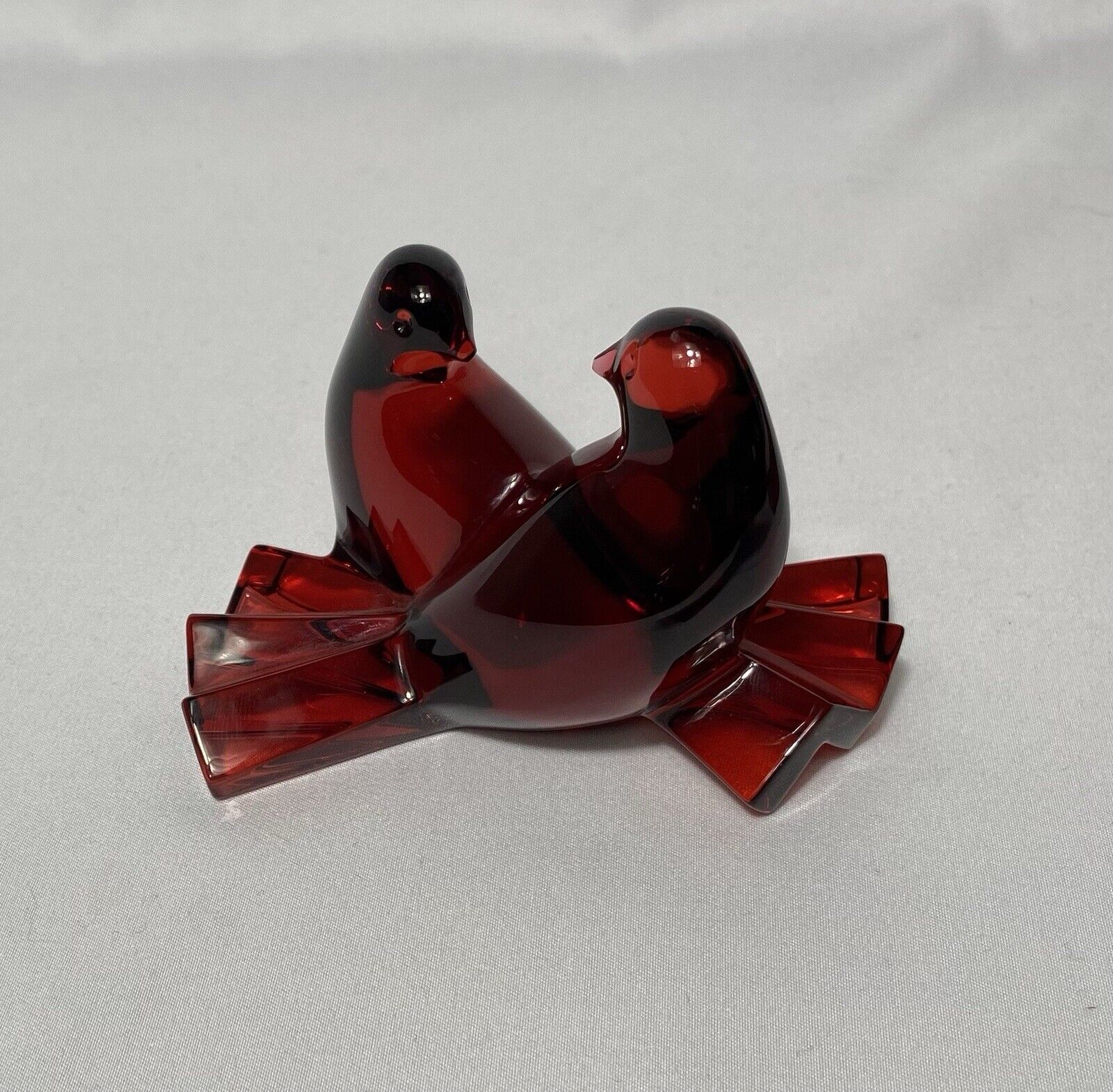 BACCARAT CRYSTAL SAINT-VALENTIN RED DOVES BIRDS FIGURINE WITH BOX