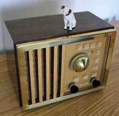 Restored Vintage RCA Model 75x15 TIGER SWIRL Bakelite Table Radio from 1948