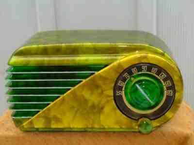 BEAUTIFUL VINTAGE FARNSWORTH BULLET BAKELITE TUBE RADIO WITH SWIRLED COLORS