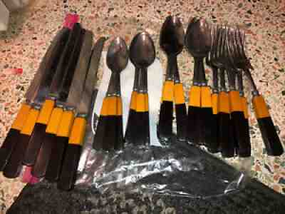 LOT OF 24 VINTAGE BAKELITE TWO TONE BLACK & BUTTERSCOTCH SILVERWARE FLATWARE