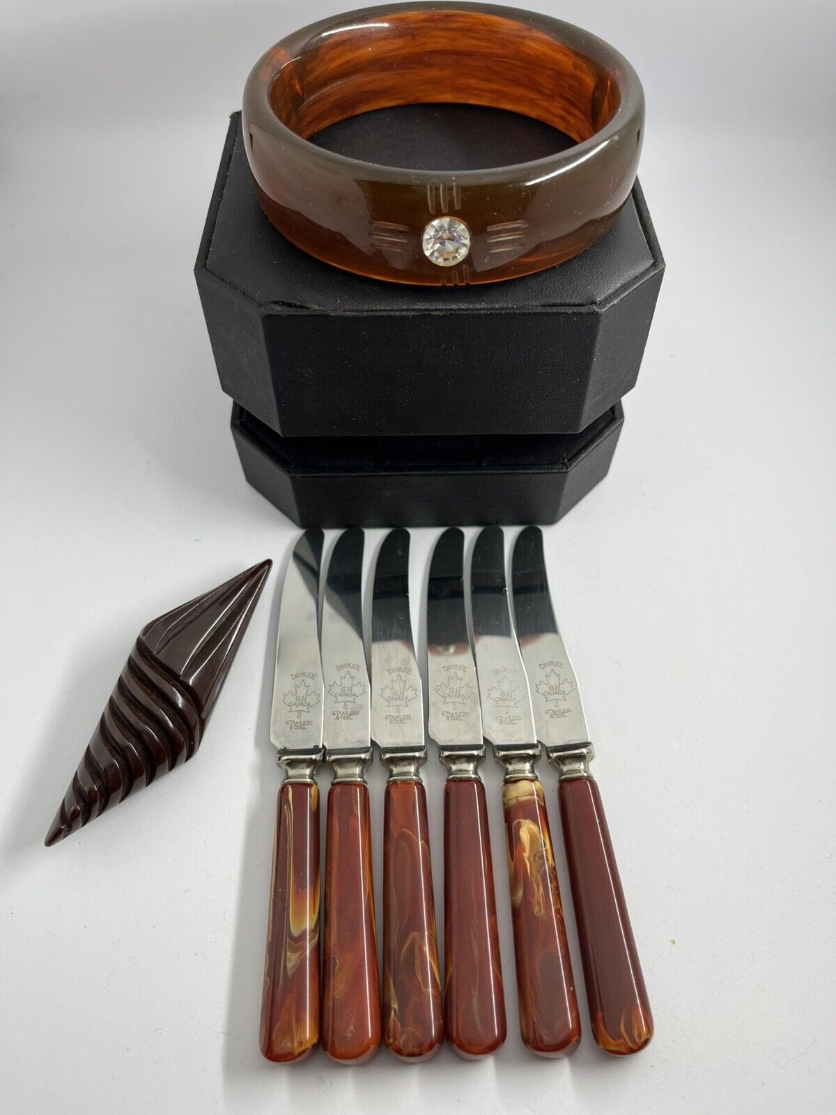 Rare And Collectible Bakelite Items : Dinkee Bakelite Value Guide ...