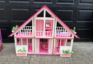 Original Mattel Vintage Barbie Dream House 1985 A Frame w/ Furniture & Box!!