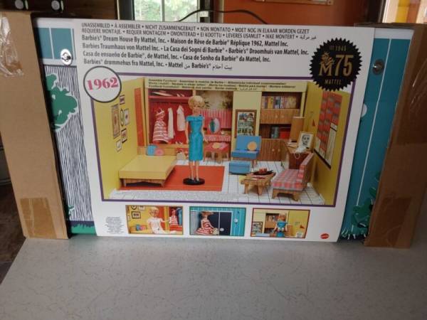 NEW BARBIE 1962 RETRO DREAM HOUSE Reproduction Mattel NEW