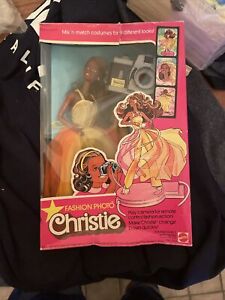 Vintage 1977 Barbie Fashion Photo Christie in Original Clothes Mattel 2324??