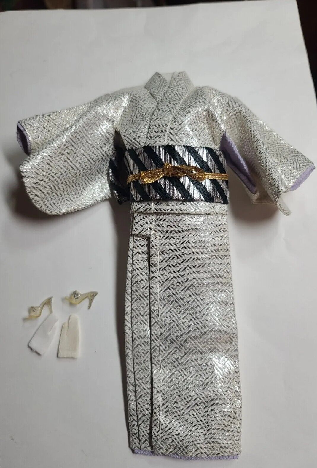 RARE Vintage Barbie Japanese Exclusive  Silver Kimono With Original Brocade Obi