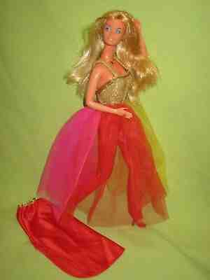 VINTAGE Barbie RARE Superstar Era 1978 FASHION PHOTO DOLL in Outfit & Jewelry