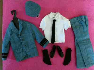 Vintage Barbie Ken "UNITED AIRLINES" COMPLETE   AMAZING, RARE &  MINT!