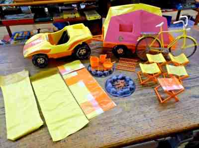 VTG 1971 Barbie Dune Buggy Camper Camp Set Sleeping Bags Chairs Etc LOT 