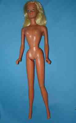 1971 Malibu Barbie doll , Sun tanned  BLonde MOD vintage