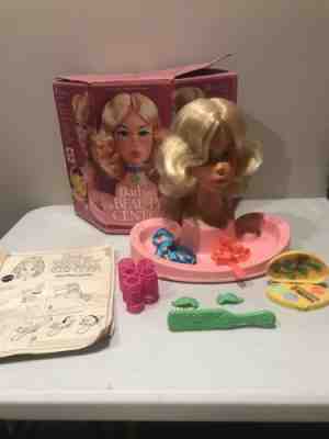 VINTAGE 1972 BARBIE BEAUTY CENTER  WITH BOX MANY ACCESSORIES