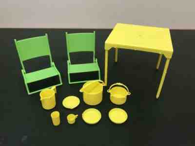 1973 Barbie Beach Bus Replacement Accessories 7805 - Chairs Table Pots Pans Cups