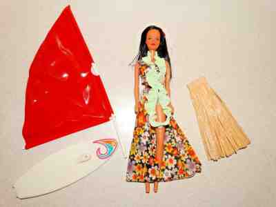 Barbie:  VINTAGE 1975 HAWAIIAN BARBIE Doll w/Sailboard!