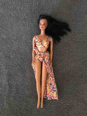 Vintage 1975 Mattel Brunette Hawaiian Barbie with Swimsuit & Sarong
