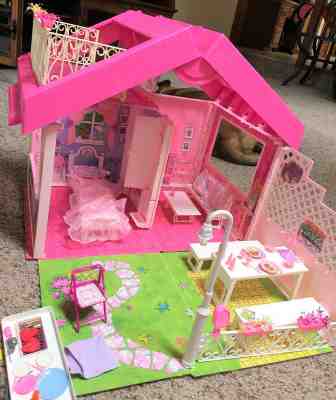 fold n fun barbie house