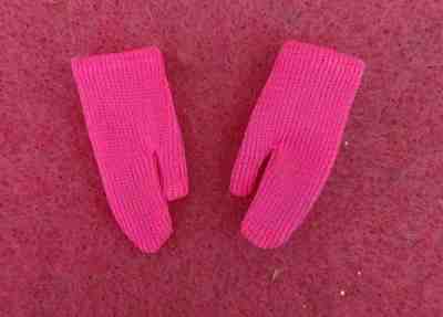 VINTAGE BARBIE FLOATIN IN or FAB CITY HOT PINK GLOVES  EXTREMELY RARE!    MINT 