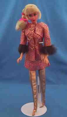 Vintage BARBIE DOLL Talking in SEARS EXCLUSIVE GOLDEN GROOVE TnT Mattel *WOW*