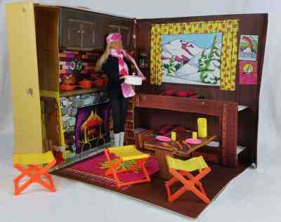 Vintage Barbie Mountain Ski Cabin Case 1972 Mattel EXCELLENT CONDITION & doll!