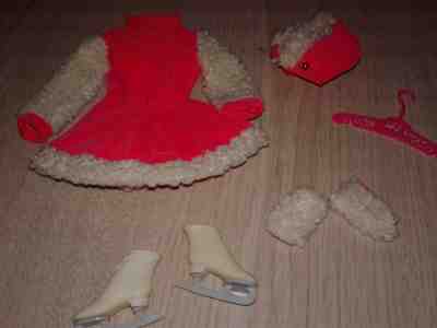 BARBIE SKATING OUTFIT #1793 SKATE MATE W/  DRESS, HAT, MITTENS, ICE SKATES, HAN 