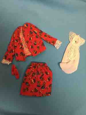 #7748 Red two piece print suit, white dickey 1974 MOD Vintage Barbie doll