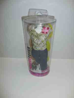 2004 Barbie Fashion Fever Outfit w/Dress Form For 11.5” Fashion Doll