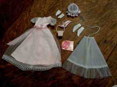 VINTAGE BARBIE SKIPPER JUNIOR BRIDESMAID #1934 OUTFIT N/C EXC PLUS