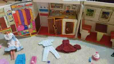 Vintage Barbie's Friendship w Dolls, Clothes and Accessories 