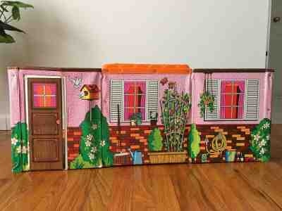 Vintage Barbie Country Living Home with furniture - 1973