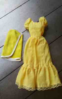 #3856 "Magic Curl Barbie" Long Yellow Peasant Dress, towel, 1981 Clothes