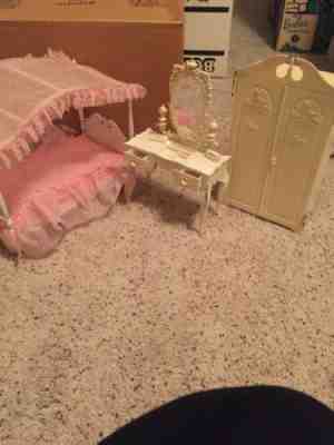 Vintage Susy Goose Barbie Furniture - Wardrobe Vanity And Canopy Bed
