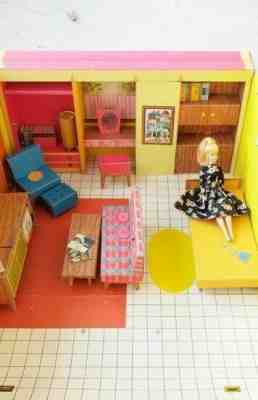 vintage barbie dream house 1962