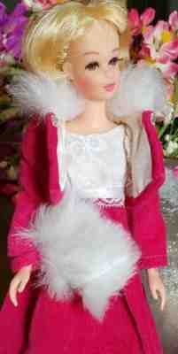 VINTAGE BARBIE FRANCIE "WALTZ IN VELVET" #1768 TAGGED!  PRISTINE! COMPLETE!