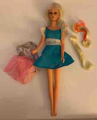 Vintage Barbie Platinum HAIR HAPPENING FRANCIE, Outfit, 2 Hair Pieces & More