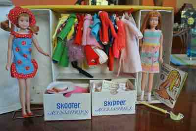 Vintage Lot of 1963 Skipper Skooter Dolls Case & Clothes + Accessories NM