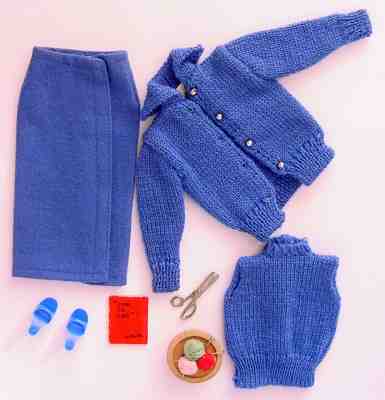 1963 BARBIE DOLL OUTFIT #957 KNITTING PRETTY SWEATER SET NO HOLES!
