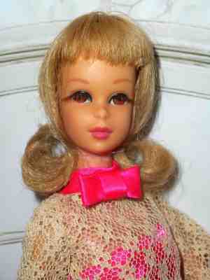Vintage Barbie BLONDE BEND LEG FRANCIE DOLL IN VARIATION SATIN HAPPENIN' #1237 