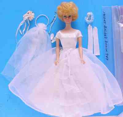 1962 BLONDE BUBBLE CUT BARBIE in LOVELY BRIDE'S DREAM WEDDING DAY GOWN SET #947