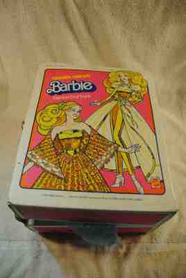 Golden Dream Barbie Fashion Doll Trunk with Dolls, Clothes & Accessories
