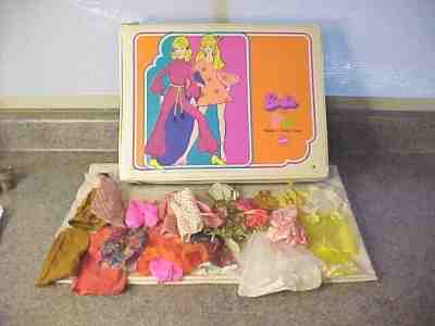 VINTAGE BARBIE AND P.J. SLEEP N' KEEP CASE 1970 W/ Clothes Lot