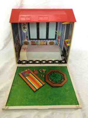 Vintage Mattel Barbie Doll LIVE ACTION House BEDROOM Diorama Room & HTF BED