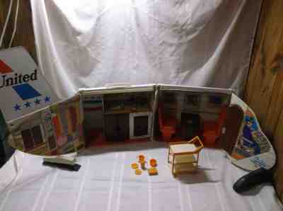 VINTAGE 1972 BARBIE FRIEND SHIP UNITED AIRPLANE WITH CART & ACCESSORIES 